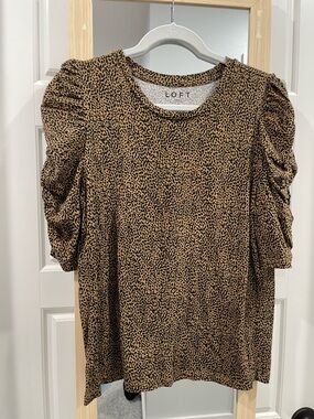LOFT Leopard Puff-Sleeve Short Sleeve Tee in Brown/Black